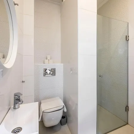 Deluxe & Charm Next The Andrassy Fashion St Apartment Budapest